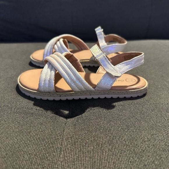 Girls Cat & Jack Sandals - Picture 3 of 11